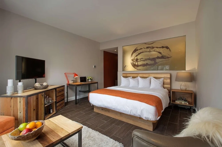 Premier Double room with city view