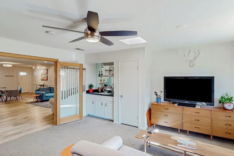3BR Dog-friendly Mid-century Modern Home w/ Yard
