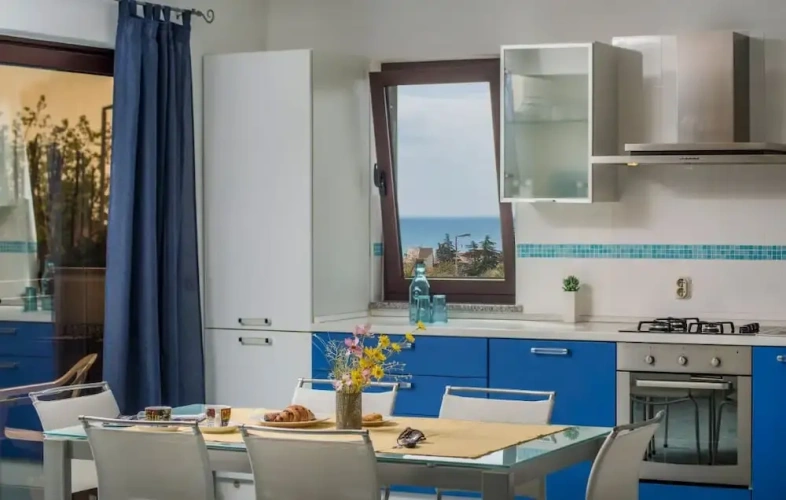 3 Bedrooms Apartment