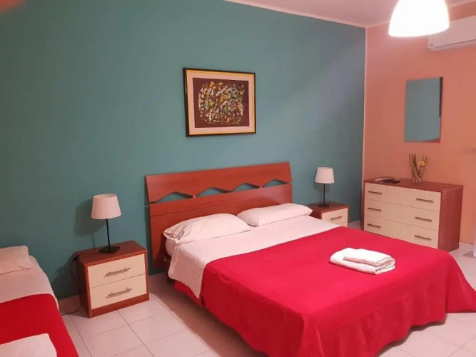 Standard Triple room