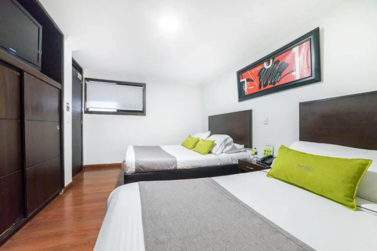 Standard Triple room
