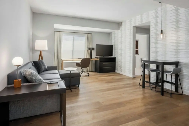 1 Bedroom Suite
