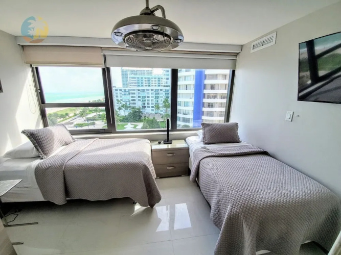 Alexander 1003 4 Bedroom Apts by RedAwning