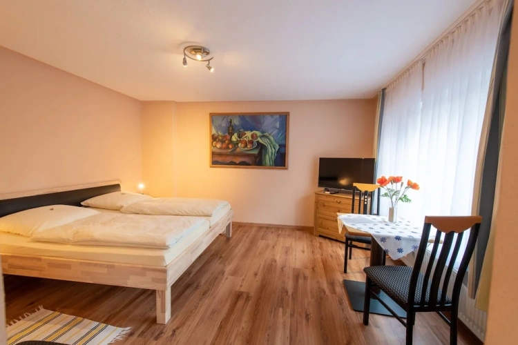 Comfort Double Basement Studio
