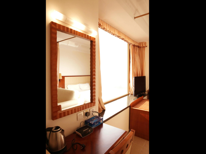 Grand Harbour Hotel
