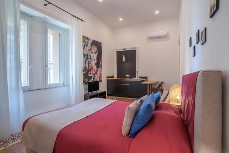 Standard Triple room