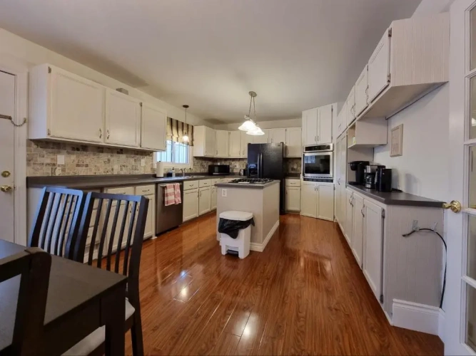 3 Bedrooms Cottage