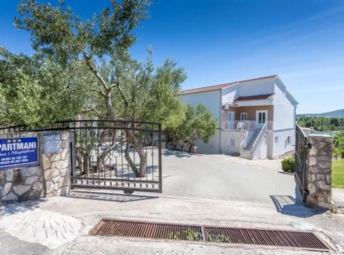1 Bedroom Apartment with balcony
