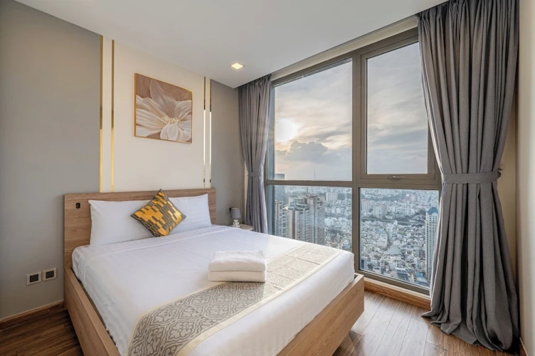 2 Bedrooms Royal Apartment with balcony and with city view