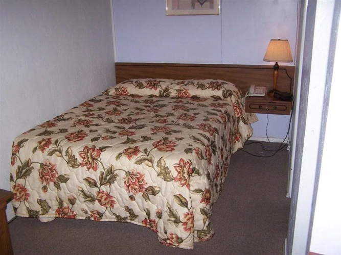 Circle R Motel