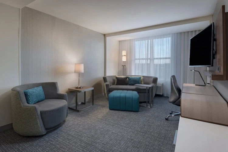 1 Bedroom Suite