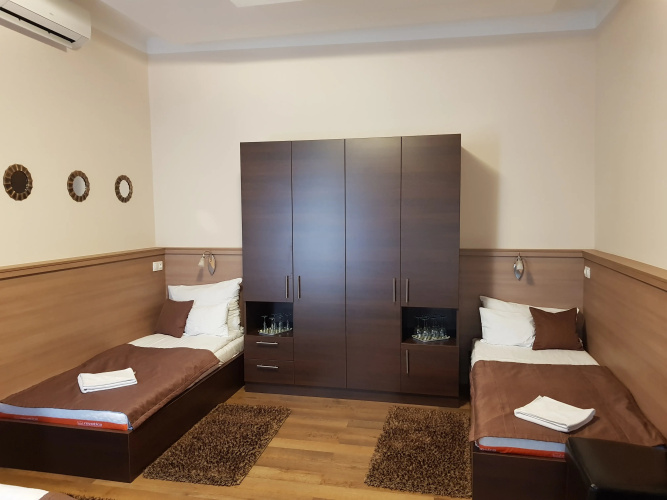 Central Hotel 21