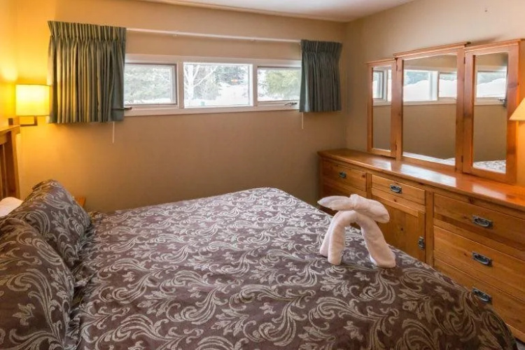 Horsethief Lodge