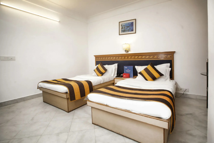 Hotel Mall View by OYO Rooms