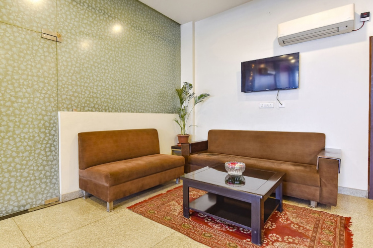 Fabhotel The Palm