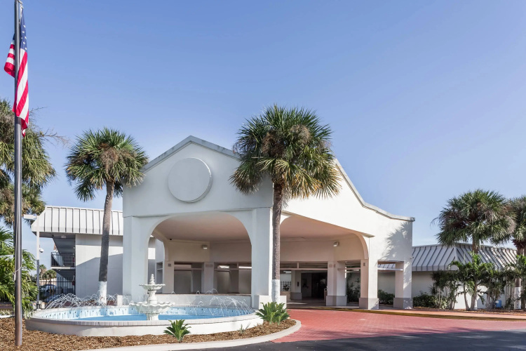 Days Inn by Wyndham St. Petersburg / Tampa Bay Area photo 13