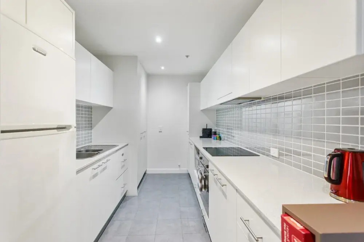 Madecomfy Spacious Canberra Living With Courtyard