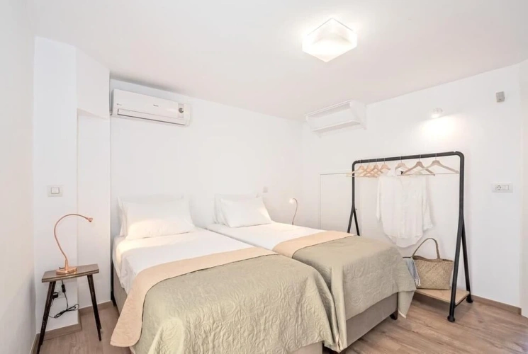 3 Bedrooms Cottage