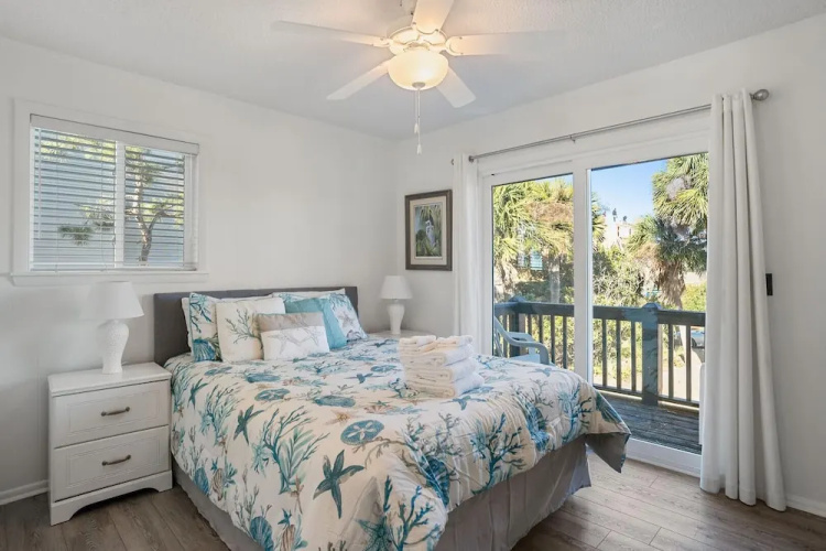 474 Tarpon Blvd