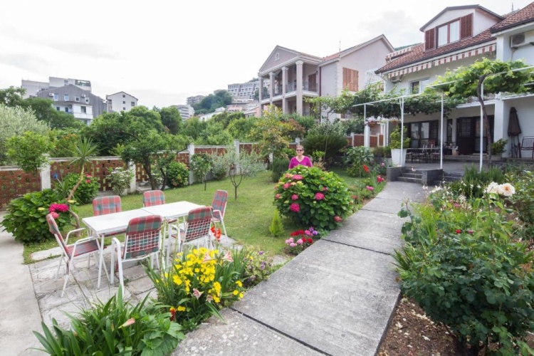 2 Bedrooms Apartment with balcony