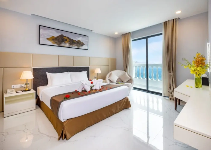 Royal Suite with balcony and with sea view
