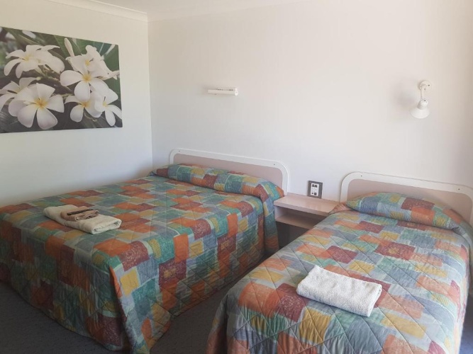 Standard Triple room