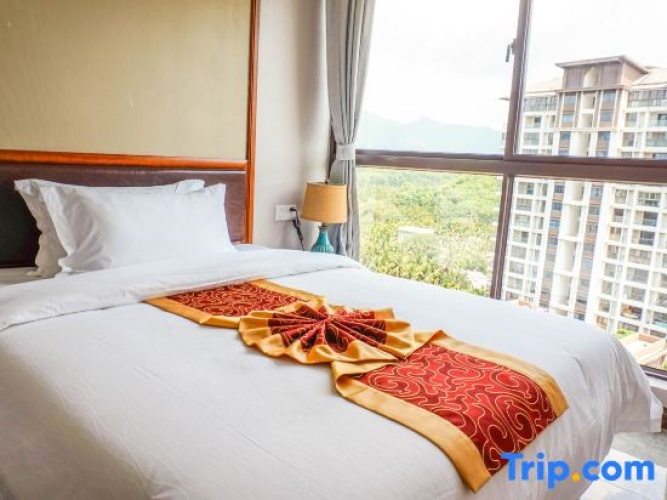 3 Bedrooms Family Suite with garden view