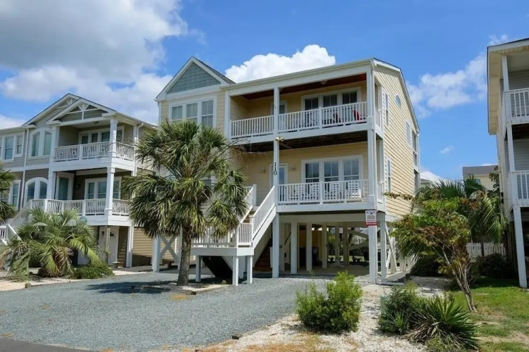 4 Bedrooms Cottage