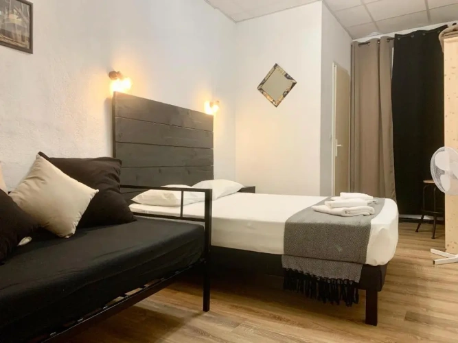 Standard Triple room