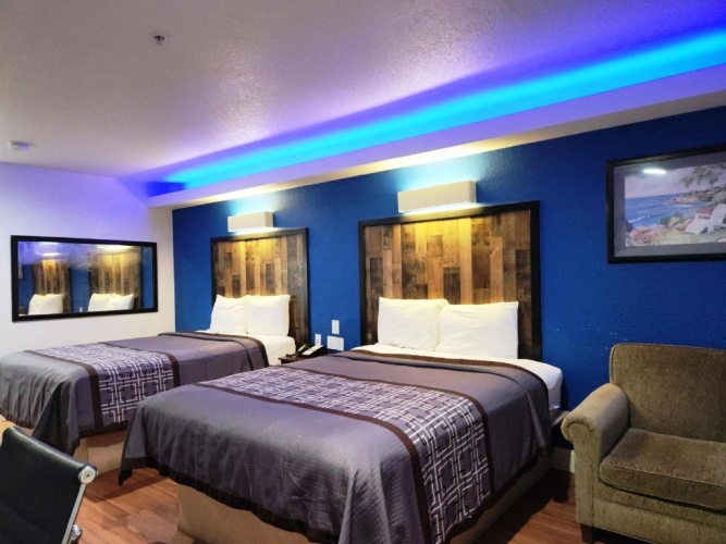 Deluxe Quadruple room