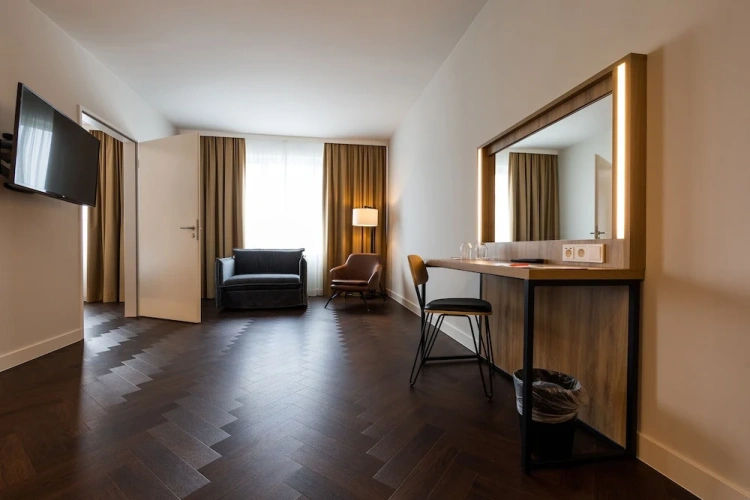 Deluxe Suite