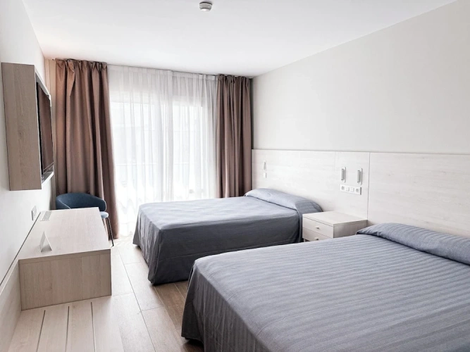 Superior Quadruple room with balcony and with pool view