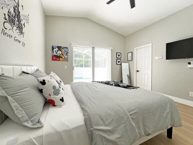Stardust Villa 4 Bedroom Home by RedAwning