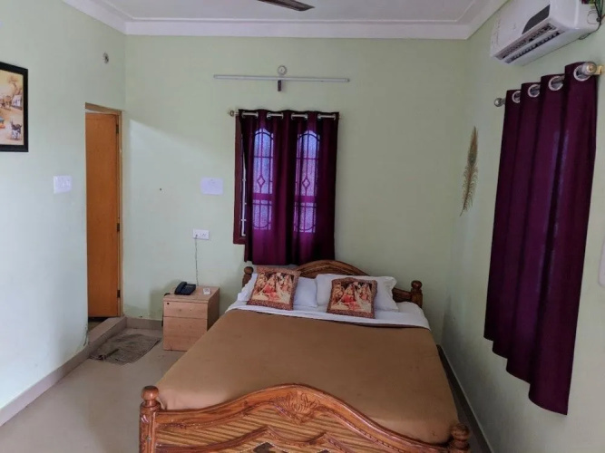 Kanish Home Stay