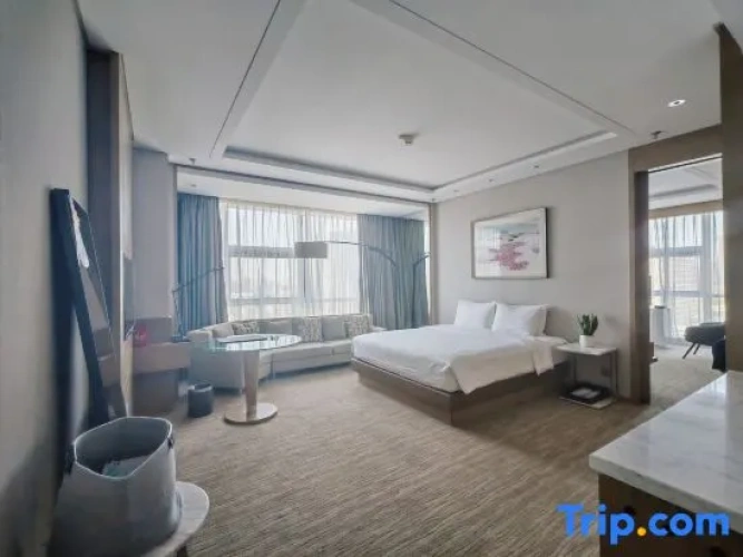 Deluxe Family Suite