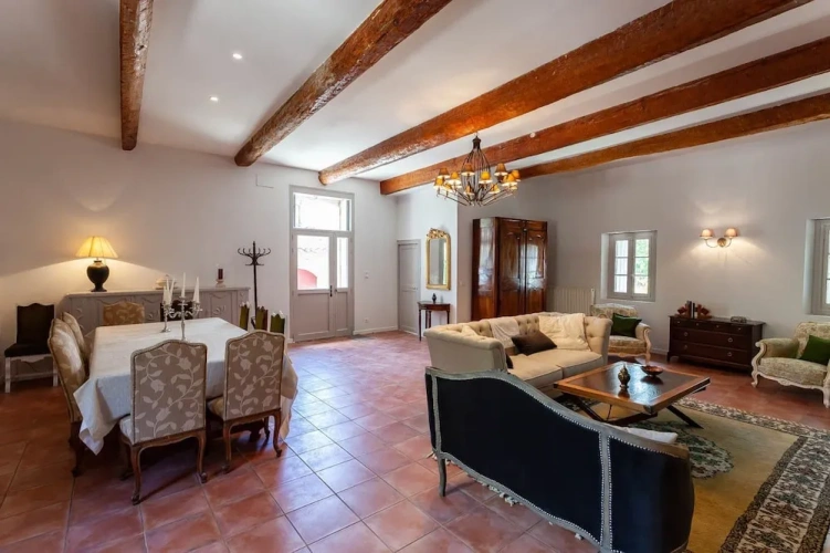 4 Bedrooms Grand Cottage