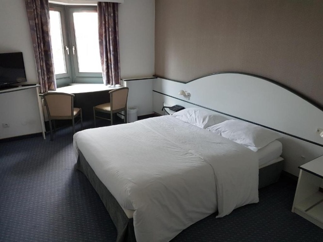 Standard Twin room with view
