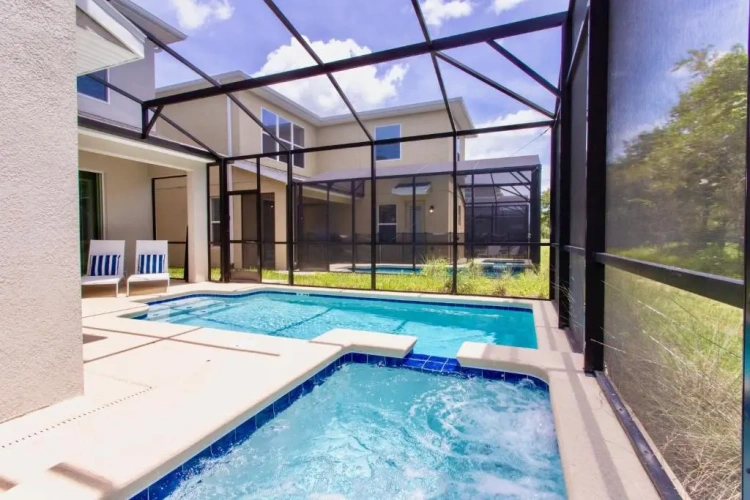 5 Bedrooms Cottage