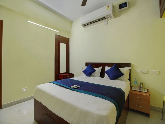 OYO 15427 Hotel Apple Grand