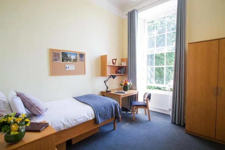 3 Bedrooms Single Apartment
