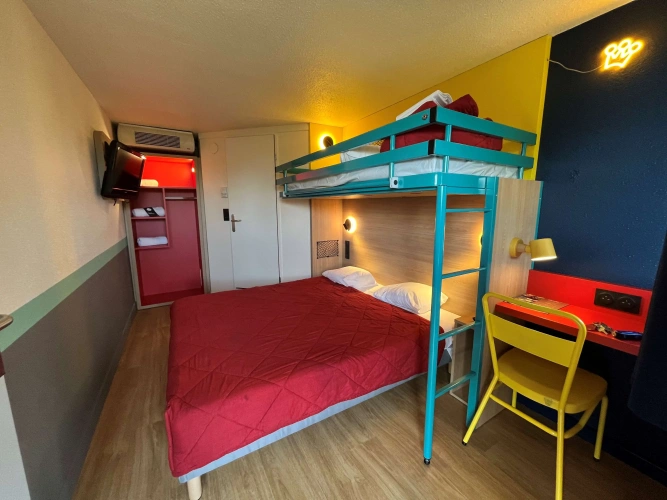 Standard Triple room
