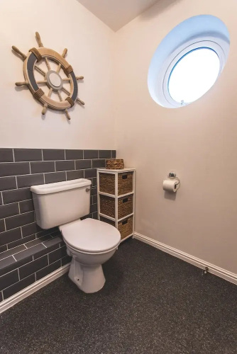 Vespasian Quay - Balcony overlooking the River Itchen - Secure & private parking