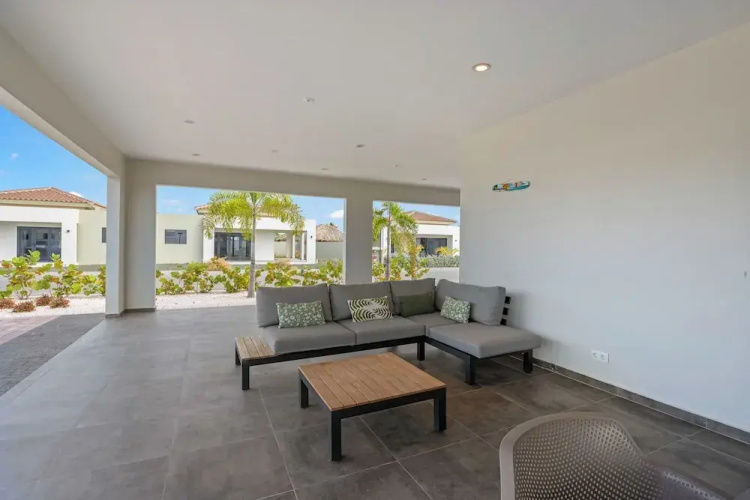 Villa Amber with pool at mambo beach