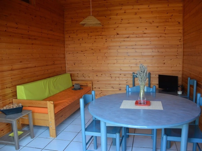 2 Bedrooms Chalet