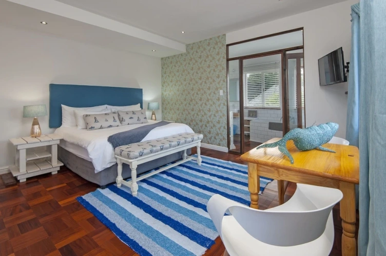 Standard Twin room with view