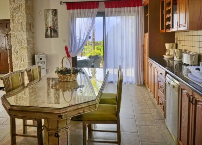 5 Bedrooms Villa with balcony
