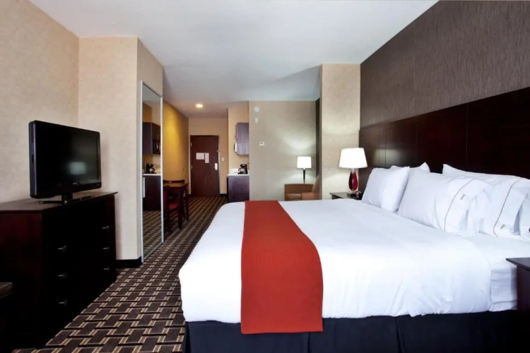 Quadruple Suite
