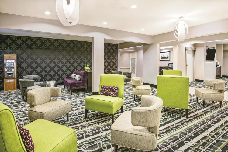 La Quinta Inn and Suites Woodlands South