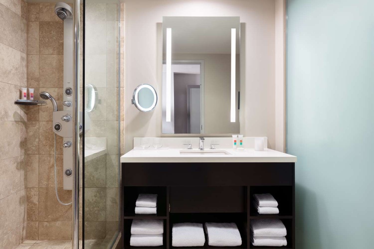 The Lofton Hotel Minneapolis, Tapestry Collection by Hilton photo 12