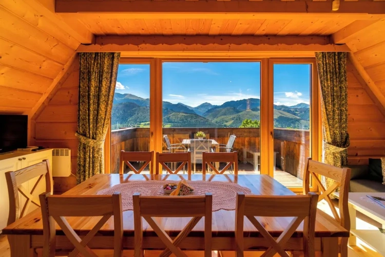 Apartment with balcony and with mountain view